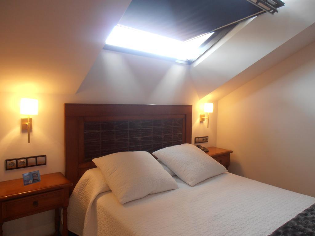 Hotel Cristina Norena Phòng bức ảnh